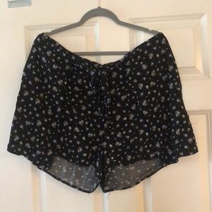 Floral flowy shorts